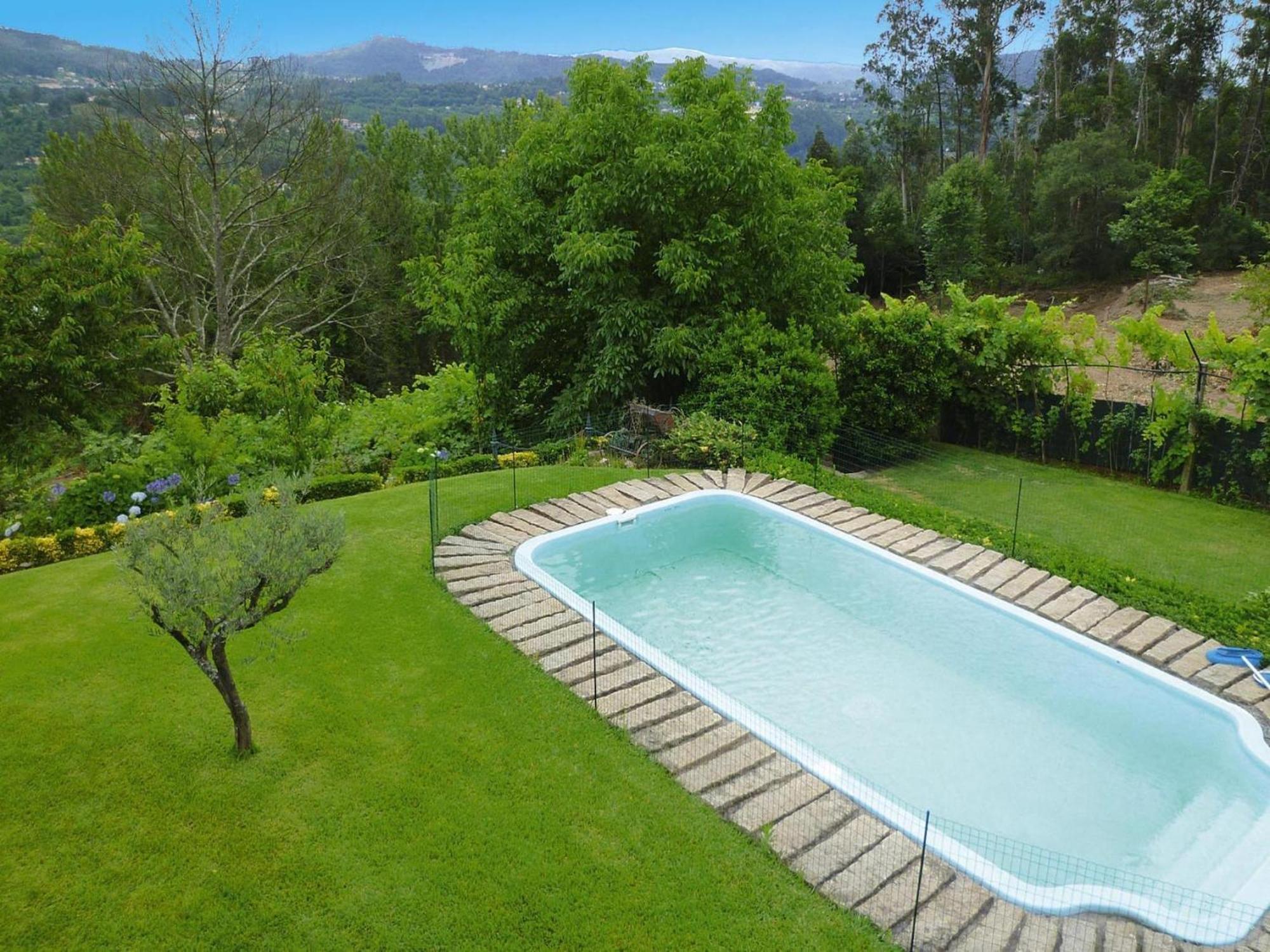 Holiday Home, Luzim Bagian luar foto